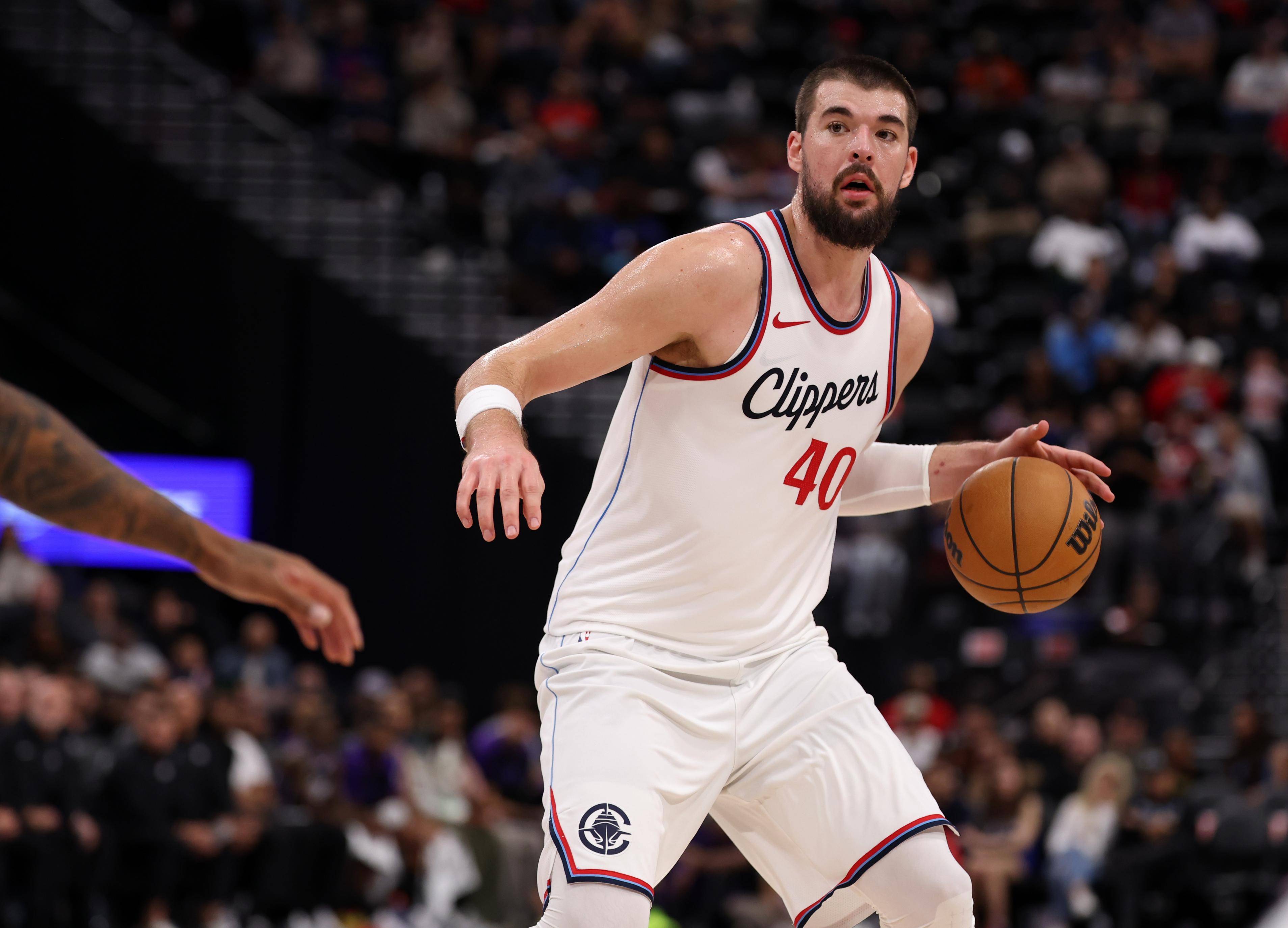 快船爆冷法国男篮，詹姆斯打破历史纪录的简单介绍