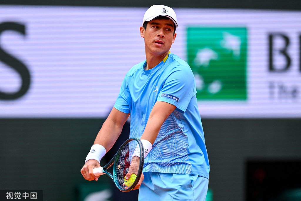 开云体育下载-世界网球队完胜法国网球队，德约科维奇三分雨点燃全场