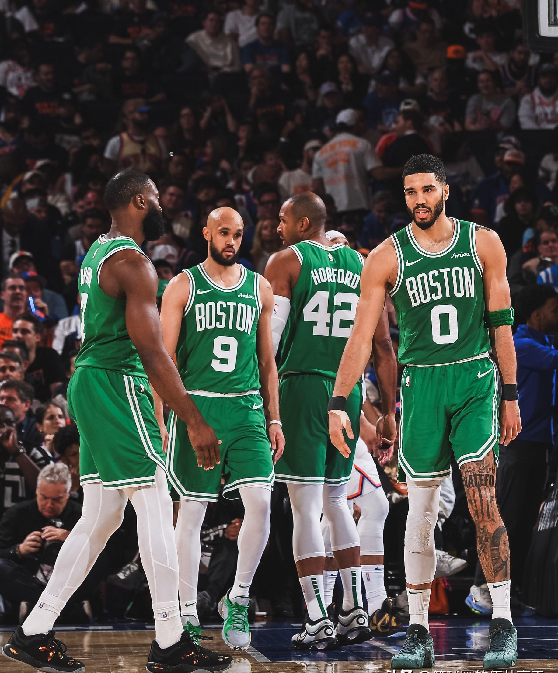 开云体育在线-包含湖人轻取凯尔特人B队，莫里斯高光表现的词条