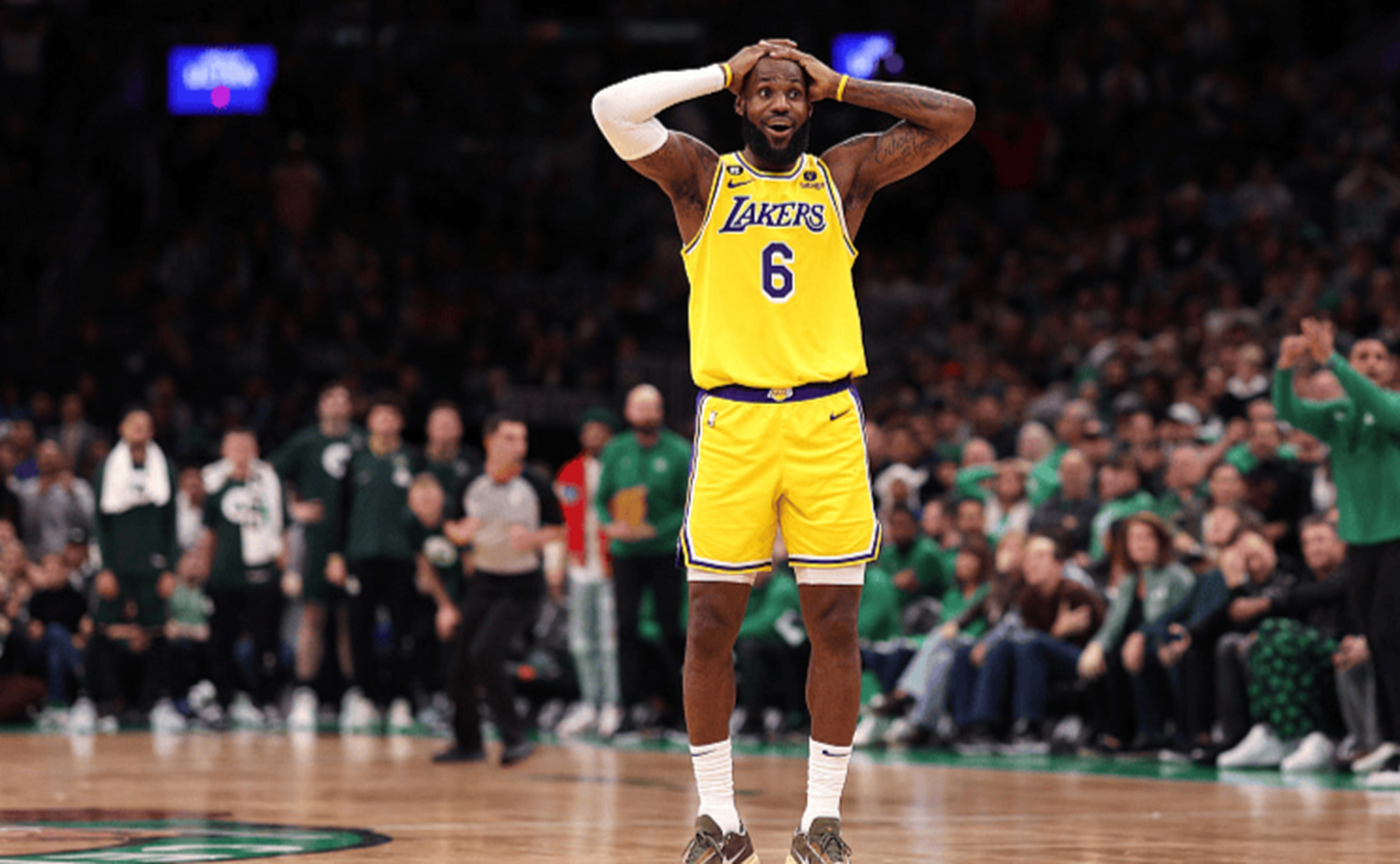 包含湖人轻取凯尔特人B队，莫里斯高光表现的词条