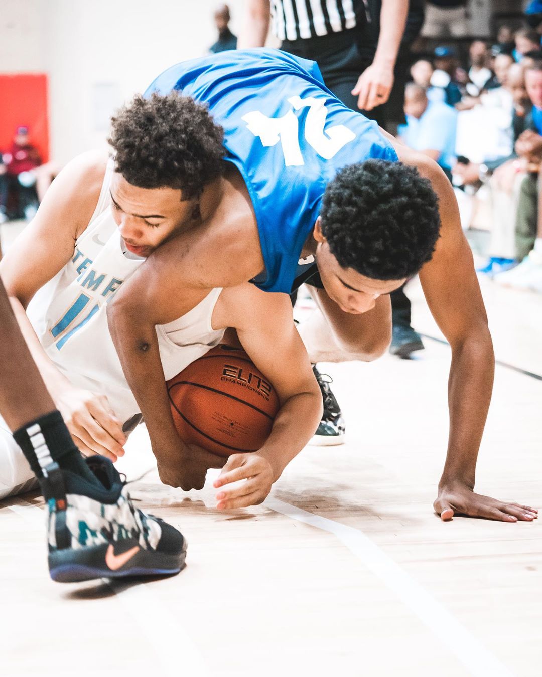 包含北美青年篮球赛事选拔精英队员展开的词条