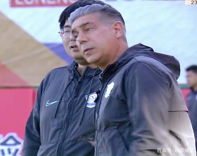 开云体育官网-关于国家队缺兵少将难获佳绩，教练下课风波的信息