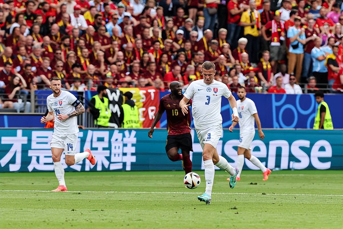 关于比利时大胜斯洛伐克，备战欧预赛半决赛的信息