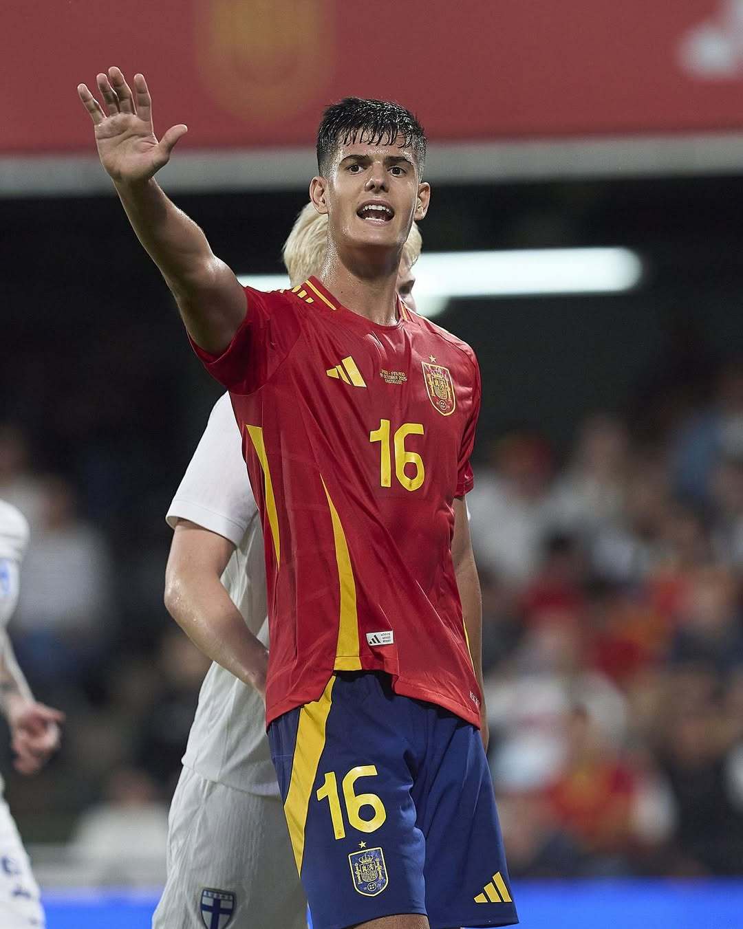 开云体育下载-关于法国新秀大放异彩！巴黎青训中场跻身一线队的信息