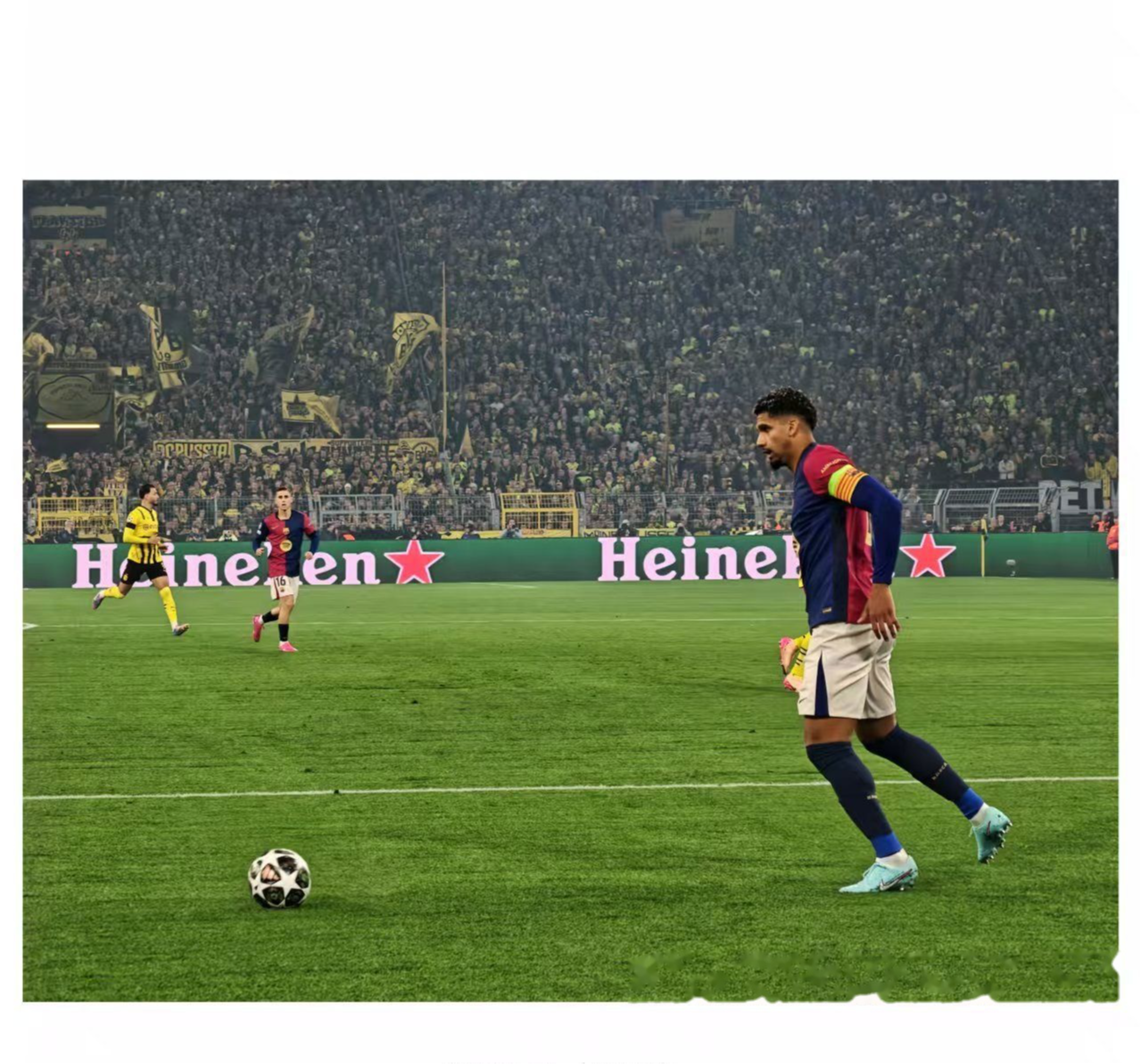 巴伦西亚主场大获全胜，展现统治力的简单介绍