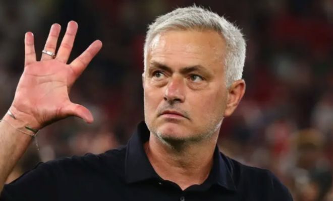 开云体育APP下载-穆里尼奥回归东道主：曼联新帅领军挑战英超豪门的简单介绍