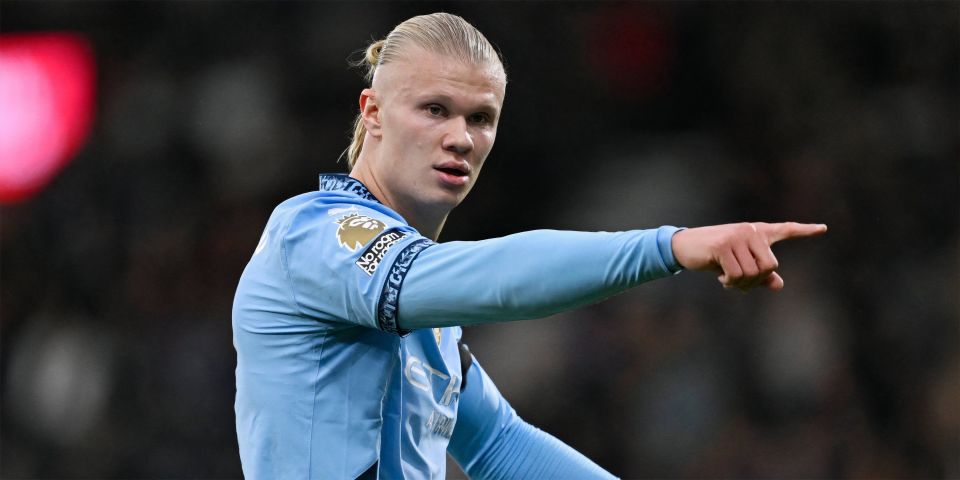 包含曼城惨遭狼队逆转，小组出线存疑的词条