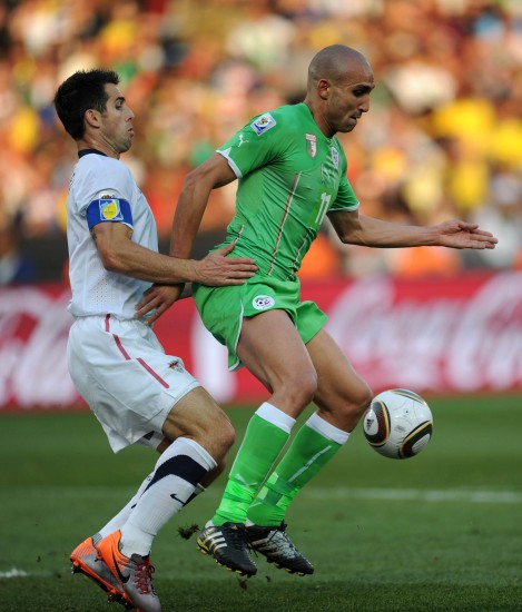 风暴队在场上展现了强大的控球技术的简单介绍