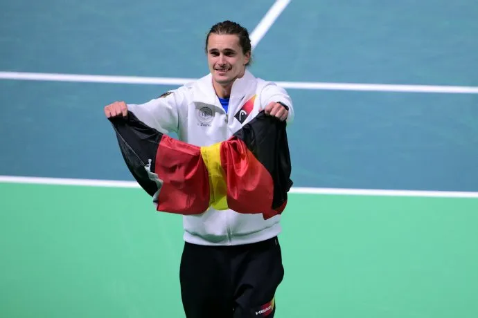 关于法网横扫戴维斯杯，兹维列夫高光表现的信息